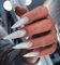 MouyouGlow Press on Nails Long,Stiletto Milchig Weiß Plain Color Perlglanz Fake Nails with Nagelkleber,Milky White Elegant Solid Aurora Chrome Künstliche Fingernails