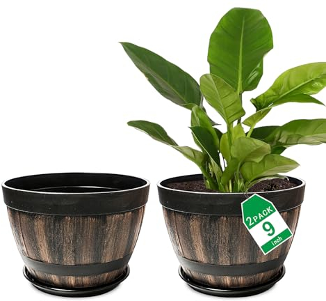 Plastic Plant Pots Set of 2 Pack,23cm Whiskey Barrel Planters with Drainage Hole and Saucer.Vintage Resin Decoration Flower Pots Wooden Barrel Design for Indoor Outdoor Plants Garden House Planter