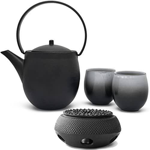 Gusseisen Tee Set 1.2 Liter Teekanne mit Stövchen & 2 Porzellan-Tassen (Becher) & Edelstahl Tee-Filter Sieb-Einsatz - ideal für lose Teesorten