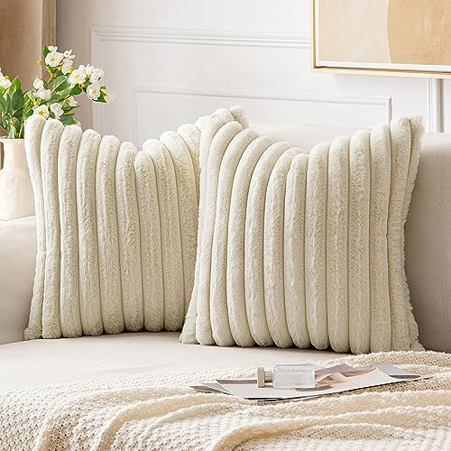 EMEMA Kissenbezug Plüsch Kissenbezüge Samt Kunstpelz Weich 50x50 cm Moderne Sofakissen Dekokissen Glatter Reißverschluss Waschbar Deko Kissenhülle für Wohnzimmer Schlafzimmer Sofa 2er Set Beige