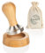 PURO VERDE Kaffee Tamper 58mm aus Edelstahl | Das Perfekte Barista Zubehör mit Ergonomischem Griff & Edlem Stand aus Bambus | Das Espresso Tamper Set für Maximalen Genuss
