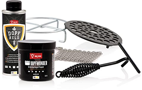 BBQ-Toro Zubehör Set für Dutch Oven | Einbrennpaste, Pflegeöl, Ringreiniger, Untersetzer, Einsatz und Deckelheber | Zubehörset