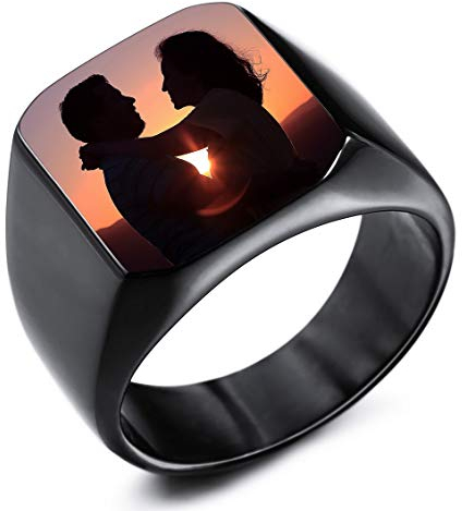 INBLUE Personalisierte Siegelring Gravur Farbbild Benutzerdefiniert Foto für Männer Jungen Frauen Mädchen Memorial Edelstahl-Schmuckpaket mit Ring Größen Einstellen (Schwarze Farbe)