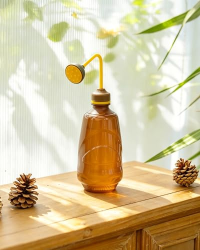 Bamworld Kleine Gießkanne, 450ml Zimmerpflanzen Gießkanne mit Langem Tülle, Plastik Gießflasche für Sämlinge und Sukkulenten, Braun/Grün