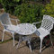 Lazy Susan - Rose Bistrotisch mit 2 Stühlen | Rundes Gartenmöbel Set aus Metall | Weiß | Emma Stühle, Beige Kissen | 3 Jahre Garantie