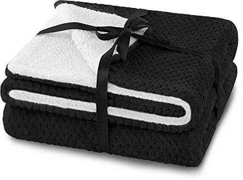 AmeliaHome Kuscheldecke 220x240 cm zarte Steppung Sherpa Lammfelloptik Wohndecke Shleepy Schwarz