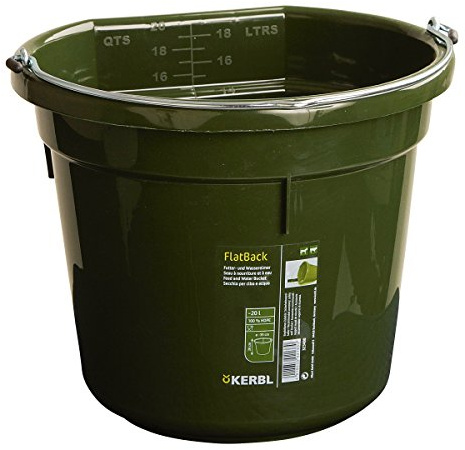 Kerbl Futter- und Wassereimer Flatback | 20 Liter, Grün, extrem robuster Kunststoff, ein Fressplatz und praktische Füllskala für Stall, Weide und Tierhaltung