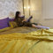 JOWOLLINA Spannbettlaken aus 100% Leinen Stonewashed (200 x 200+30 cm, Messing)