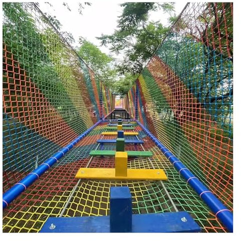 ZLRBN Spielplatz für Garten, Kletternetz für Outdoor-Seilnetze 4cm/4mm, Regenbogenfarben, Knotenloses Schutznetz aus Polyester, Sicherheit für Treppengeländer (5x8m/16x26ft)