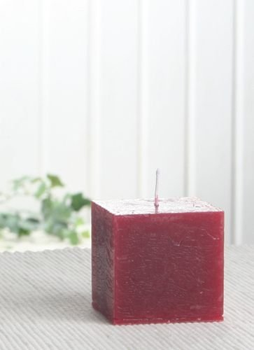 CandleCorner Rustik-Kerzen: Viereckig, Rubinrot-Bordeaux, 5x5x5 cm Ø, Unparfümiert