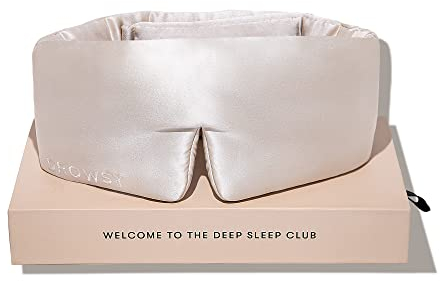 DROWSY Silk Schlafmaske. Ein gepolsterter Seidenkokon, der sich an das Gesicht anschmiegt und für luxuriösen Schlaf in völliger Dunkelheit sorgt. (Dusty Gold)