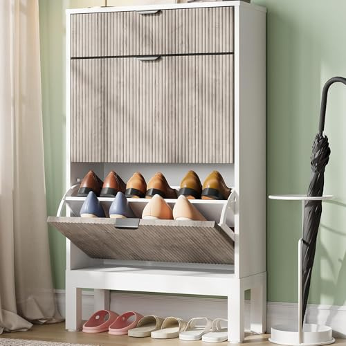 GarveeMore Zapatero Estrecho de Madera - Zapatero Volcable con 2 Puertas y 1 Cajón - Decoración con Patrón Ondulado - con Manijas Metálicas - Ideal para Entrada, Pasillo y Recibidor - Blanco & Gris