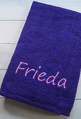 Handtuch 70x140 cm personalisiert mit Namen Dunkelviolett 100% Baumwolle Frottierhandtuch Bestickt – Weiches Badetuch Geschenkidee Hochzeit Geburtstag (70 x 140 cm, Dunkelviolett) (140233)
