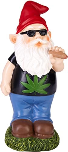 BRUBAKER Gartenzwerg Cannabis - Frecher Zwerg mit Joint - Gartenfigur Lustig - Gras Rauchen Dekoration Wetterfest für Garten Campingplatz - Gartendeko für außen - 24 cm groß