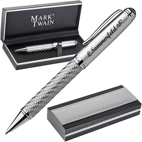 Juwelier Schönschmied Mark Twain Exklusive Kugelschreiber mit Gravur aus Metall inklusive Geschenkbox - in silbernem Karbondesign - Geschenk zum Geburtstag Jubiläum verschiedene Anlässe PS152