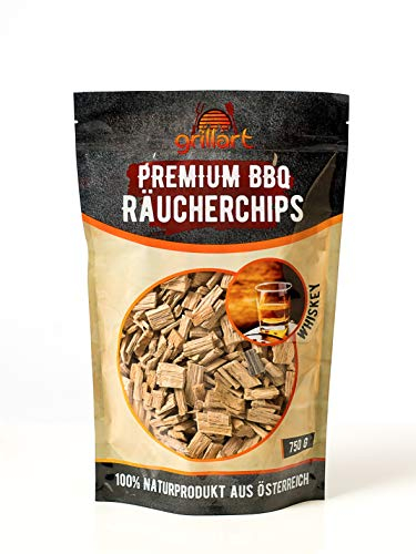 grillart® XL Premium Räucherchips Whiskey - sehr rauchaktive Holzhackschnitzel - 100% natürliches Baumholz mit Whiskeyfässer-Holz - 750g
