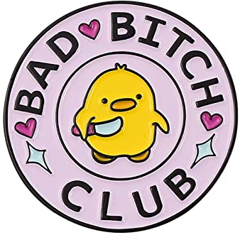 Niedliche Emaille Anstecknadel Ente mit lustigem Tier Cartoon Brosche Pin Ente mit Messer Abzeichen Emaille Pins für Kleidung Taschen Jacken