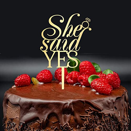 Tortenaufsatz mit Aufschrift She Said Yes, verspiegelter goldener Acryl-Kuchenaufsatz, Brautparty, personalisierbar, Verlobungsfeier