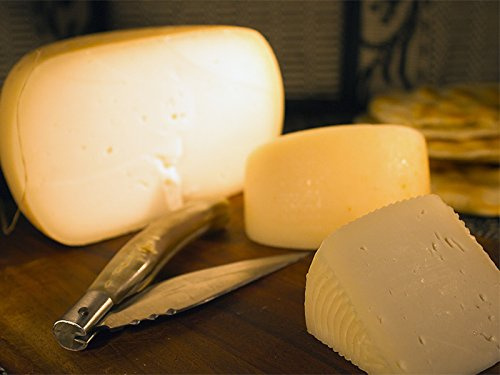 2.5 kg - Formaggio mistocapra sardo prodotto a Siliqua, nel Sulcis-Iglesiente dal pastore Carlo Flore. Minimo due mesi di stagionatura. Latte di pecora e capra sarda.