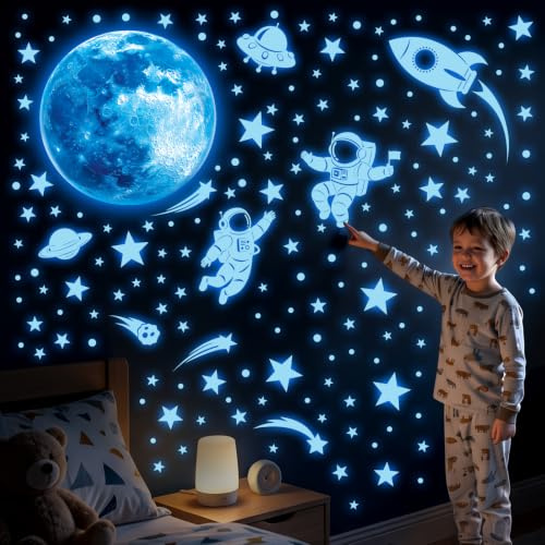 DECOWALL Mond & Astronaut Leuchtsticker Rakete Stern Wandtattoo (GDS4-7005) | Leuchtende Weltraumdeko mit Mond, Astronauten, Raketen & UFOs; 15–30 Min. Lichtaufnahme für stärkeren Leuchteffekt
