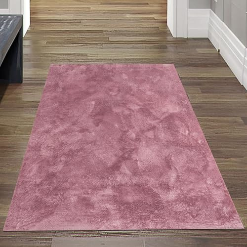 Teppich-Traum Teppich Wohnzimmer Schlafzimmer Flur Kurzflorteppich Hasenfell Kunstfell Optik samtweich seidig schimmernd pflegeleicht hochwertig einfarbig Berry 80 x 150 cm