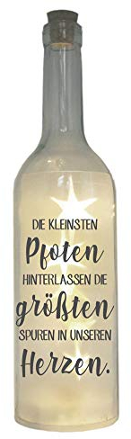 WB wohn trends LED-Flasche mit Motiv, Die kleinsten Pfoten hinterlassen die größten Spuren, grau, 29cm, Flaschen-Licht Glitzer-Flasche Leuchtflasche Lampe mit Text Spruch Trauer-Licht