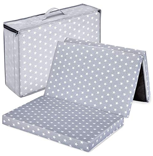 Bambini Reisebettmatratze Reisematratze Sterne grau 120x60 | Höhe 6 cm | Klappbar | Bezug abnehmbar und waschbar