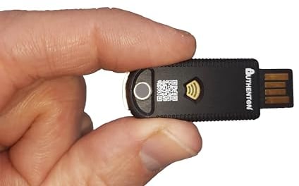authenton#1 CTAP 2.1, Made in Germany! USB-A+NFC, FIDO2-Sicherheitsschlüssel (Enterprise+Consumer), Militärzertifizierter Authentikator. Passend für USB-A und alle NFC unterstützte Mobilgeräte