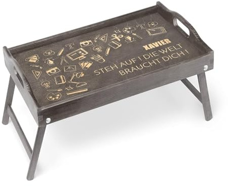 Maverton Betttablett mit Gravur, Betttisch mit Griffen, klappbar, Grau | Sofatisch mit Griffen, erhöhter Rand, Geburtstagsgeschenk für Männer, Einzugsgeschenke