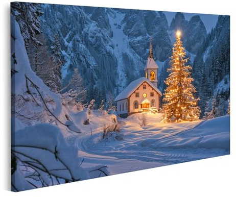 islandburner Bild auf Leinwand Kleine Holzhütte mit beleuchtetem Weihnachtsbaum in schneebedeckter Waldlichtung vor Bergkulisse Bilder Wandbilder Poster