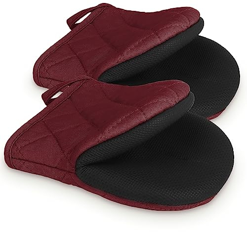 Neoprene Mini Oven Mitts, 2 Pack Short Oven Mitts 500 Degree Heat Resistant Gloves Potholder to Protect Hands with Non-Slip Grip Surfaces and Hanging Loop for Hand Hot Pot Cookware/Bakeware (Dark red)