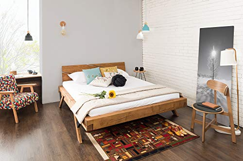 SalesFever Balkenbett SARAH | 140 x 200 cm | massives Holzbett aus Fichte | natürliche Maserung | geölte Oberfläche | geneigtes Kopfteil | Gestell mit Y-Beinen | FSC® 100%