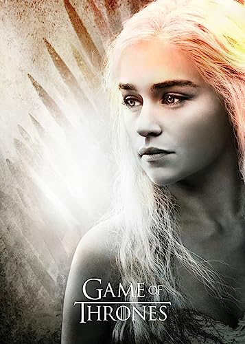 Displate Offiziell Game of Thrones MetallPoster Magnetische Befestigung Inklusive Lizenziert Bilder Hochwertiges Poster Season 2 Key Arts - Daenerys Targaryen 45 cm x 32 cm
