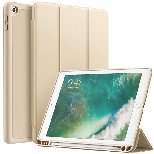 JETech Funda para iPad 9,7 Pulgadas (6.ª/5.ª Generación, 2018/2017) con Portalápiz, Delgada Tableta Cover Carcasa con Parte Posterior de TPU Suave (Beige)