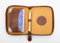 Melia Games Spielkarten Etui - Hochwertiges Karten-Etui aus feinstem Leder - inklusive Spielkartendeck und Bleistift (Classic Brown)