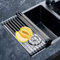 SANBER 43cm*35cm scolapiatti da appoggio,scolapiatti, scolapiatti da lavello,griglia lavello in acciaio inox, scolapiatti da appoggio per lavello,scolapiatti pieghevole,per cucina (Nero)