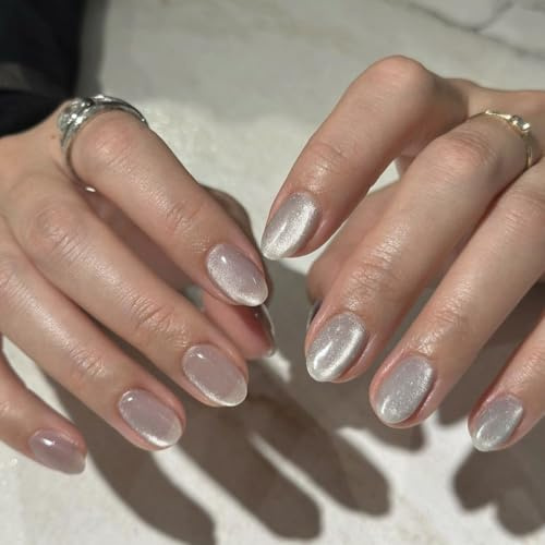 KQueenest Cat Eye Press On Nails Kurz - Glitzer Grau Nägel zum Aufkleben Kurz, Sparkle Bling Fake Nails Set, Künstliche Fingernägel Für Frauen mit Zierlichen und Kleinen Händen, 30 Stück