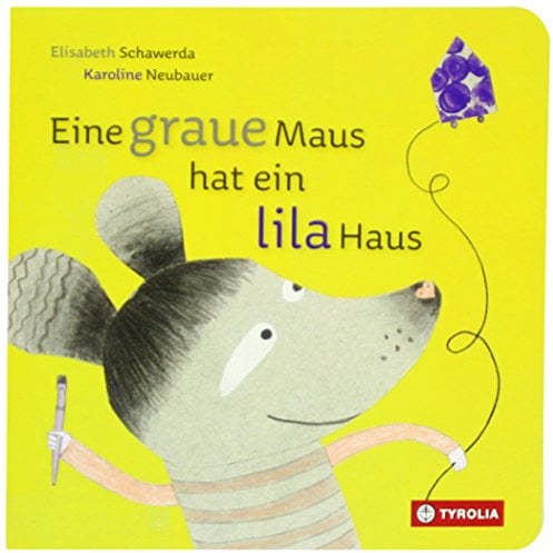 Eine graue Maus hat ein lila Haus