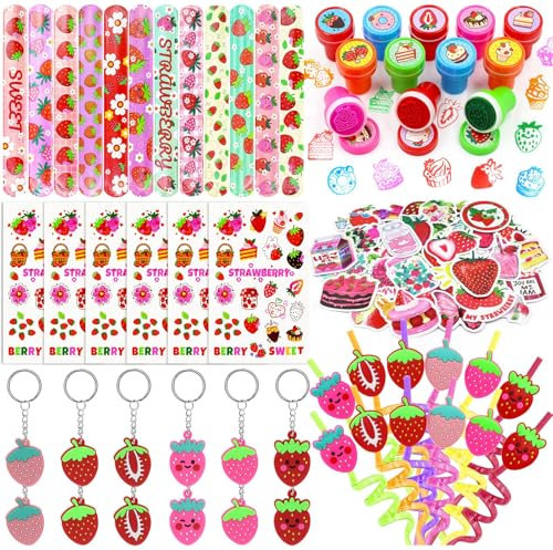 Moltby Cumpleaños de Fresa de Fiestas de Infantiles - 110pcs Regalos de Fresa, Fruta Fresa Pegatinas, Calcomanías, Pulseras Slap Fresa, Llaveros, Pajitas para Niños, Regalitos Invitados Niñas