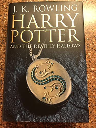 HARRY POTTER AND THE DEATHLY HALLOWS (BOOK 7) [ADULT EDITION]