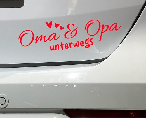Aufkleber fürs Auto | Oma und Opa unterwegs | Großeltern Geschenk Enkelsohn Enkelin Geburt Stolze Oma Stolzer Opa Autofahren Enkeltaxi Fahrzeugtattoo Wohnwagen Wohnmobil (rot glanz)