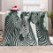 Kuscheldecke schwarz-weißes Zebra Microfaser Flanelldecke, Fleecedecke für Couch weich und warm, Wohndecke Flauschig Sofadecke Couchdecke 70 x 100cm