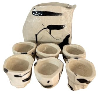 Hansen Boho Collection Coffret de 6 verres et 1 pichet de style oriental en faïence blanche chamottée et émaillée en noir et blanc brillant évoquant sérénité et élégance