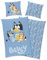 Aminata kids Bluey Bettwäsche 135x200 Kissen 80x80 Baumwolle Kinder-Wende-Bettwäsche-Set mit Reißverschluss hell-blau 2-teilig Lizenz-Bettwäsche BBC - Bluey, Bingo & Bandit