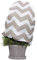 AFP Winterschutz Vlieshaube Zick-Zack grau/weiß, 110 x 110cm, 50g/qm Kübelpflanzensack Gartenvlies atmungsaktiv/Frostschutz Pflanzen/Gartendeko/Kordel / 2 Jutesäckchen gratis