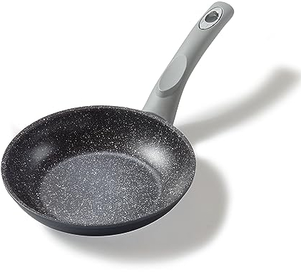 STONELINE Gourmundo Made in Germany Bratpfanne 20 cm, antihaft beschichtete Pfanne mit echten Steinpartikeln, alle Herdarten inkl. Induktion, fettfreies Braten