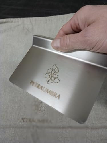 WOOD YOU Spatola Tagliapasta Professionale in Acciaio Aisi 304 per Uso Alimentare, Maneggevole e Robusta, Tarocco per Spianatoia in Acciaio, 15x12 cm, Made in italy