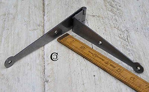 Traditional Penny End Cranked Strap Hinge - 7.5 Finish: Antique Iron