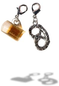 perela Oktoberfest Charmset - Bierkrug & Brezel Anhänger für Armbänder