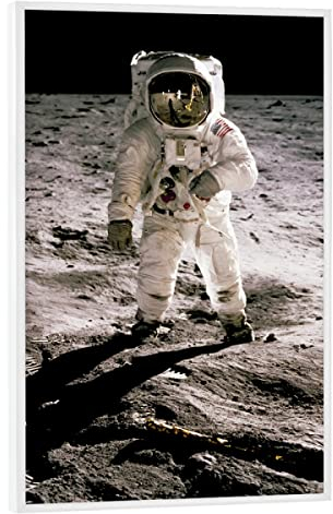 artboxONE Poster mit weißem Rahmen 90x60 cm Reise Buzz Aldrin auf dem Mond - Bild Neil Armstrong Apollo Astronaut